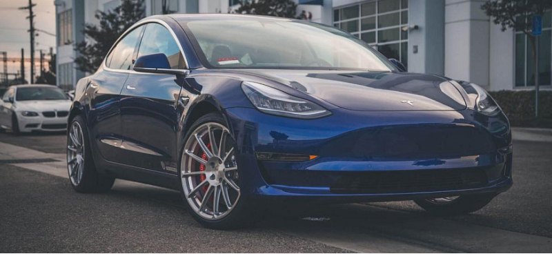 Электрическая TESLA Model 3 стала самым…