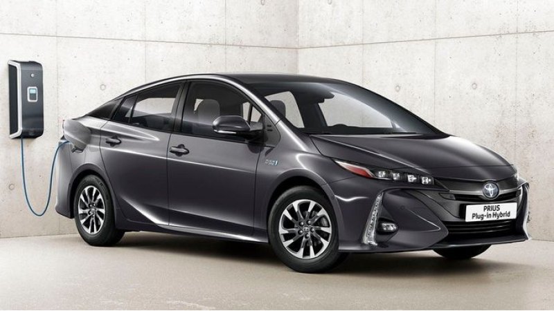 Toyota представит свой обновленный гибрид до…
