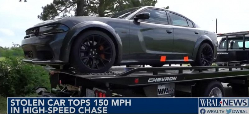 Два отморозка угнали новый Dodge Charger прям из…