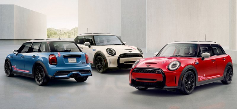 Компания Mini отмечает 20-летие в США красными,…