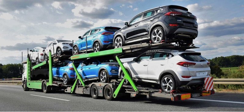 Российские автолюбители везут из Японии в Россию…