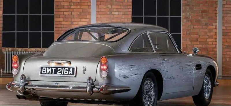 На аукционе продана каскадерская версия Aston…