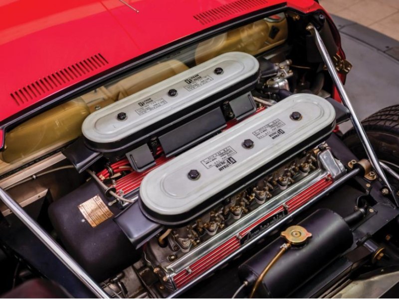 Lamborghini Miura следовала аналогичной схеме с…