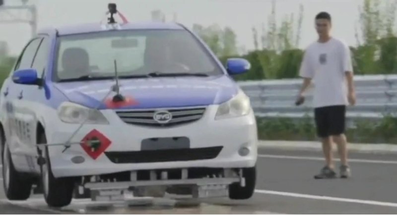 Кроме того, существует проблема, заключающаяся с…