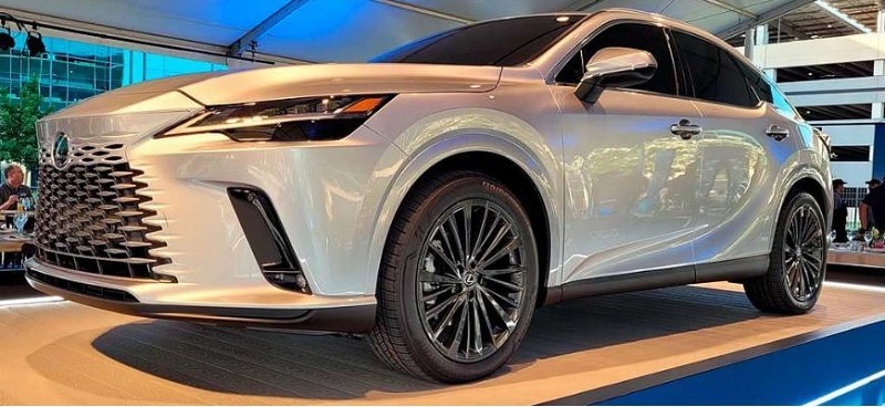 Компания LEXUS оценила новый LEXUS RX для Европы…
