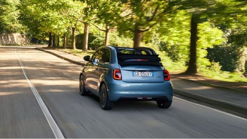 FIAT 500 Electric с батареей на 23,7 кВтч…