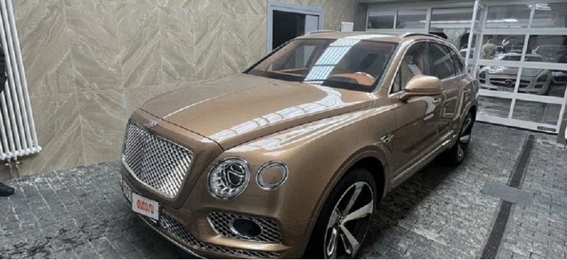 Седан Bentley Bentayga без пробега продают на…