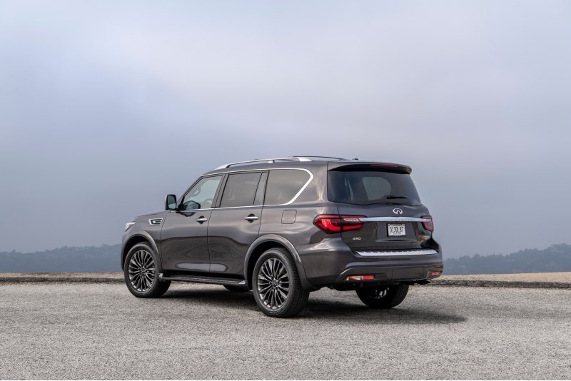 QX80 Premium Select стоит от 77 300 долларов. В…