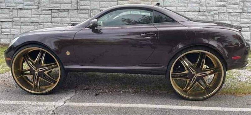 На продажу выставили LEXUS SC 430 с гигантскими…