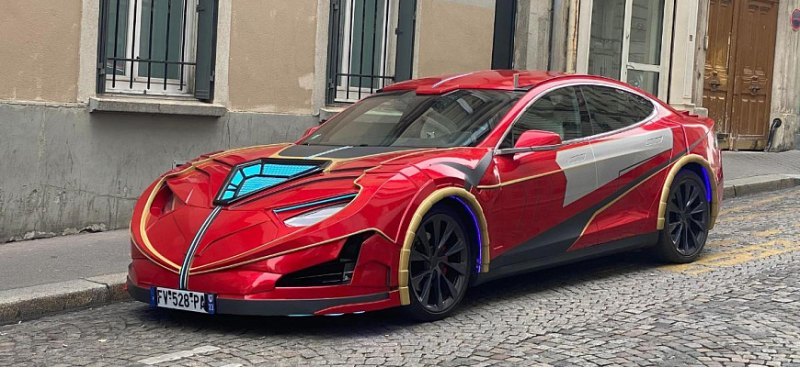 Электрокар Tesla Model S получил ливрею в духе…