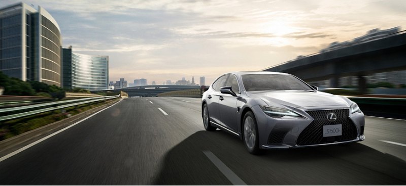 Седан LEXUS LS получил обновления безопасности и…