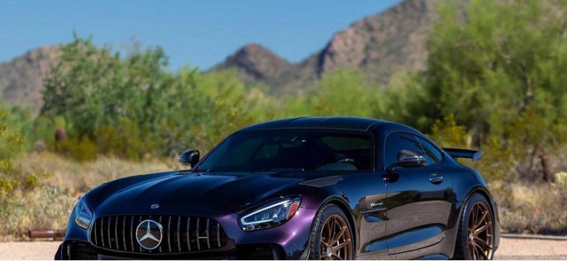 На продажу выставлен фиолетовый Mercedes-AMG GT R…