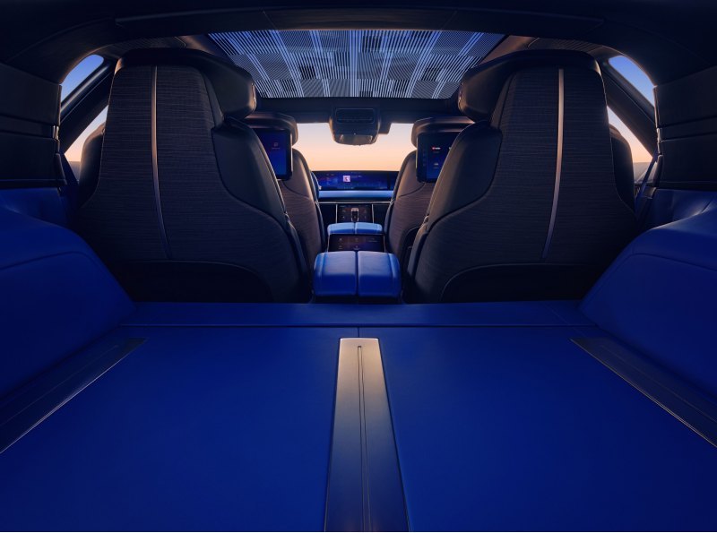 В оформлении интерьера авто Cadillac…
