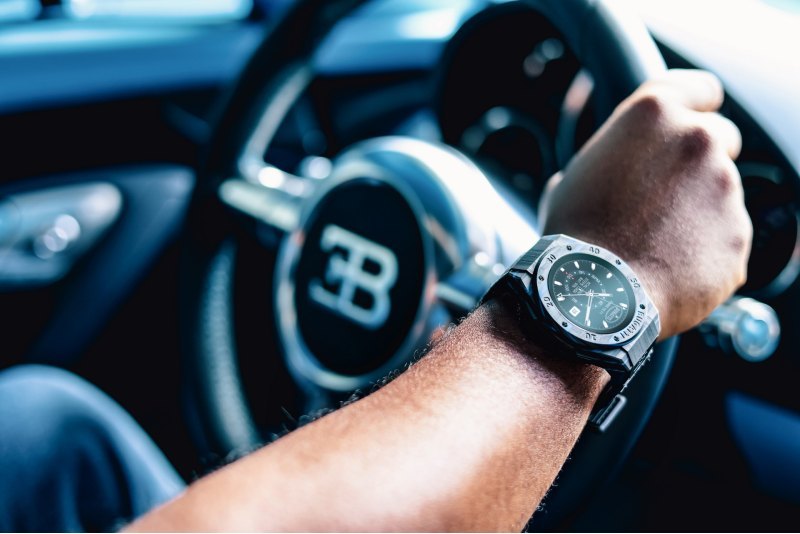 Bugatti Carbone Limited Edition оснащен дисплеем…