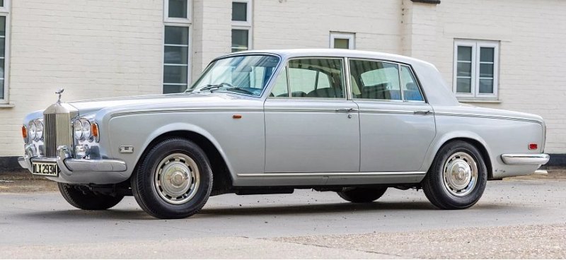Ретро-кар Rolls-Royce Silver Shadow 1974 года…