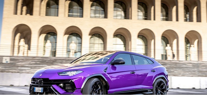 Lamborghini поделилась новыми фото и видео…