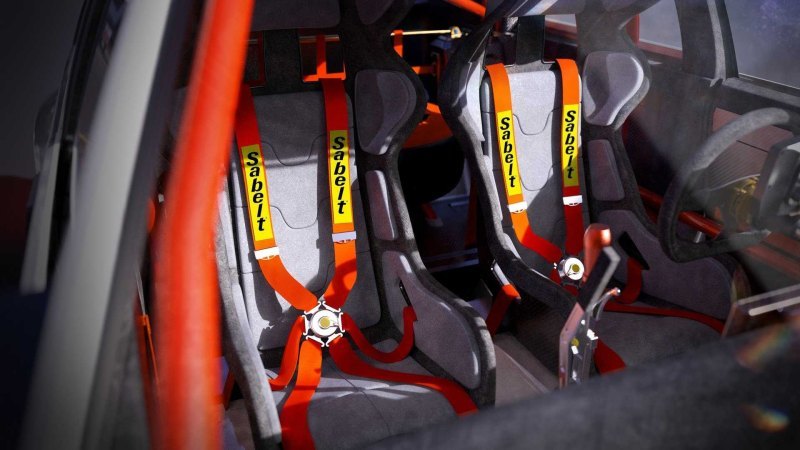 Выходная мощность составляет 330 лошадиных сил…