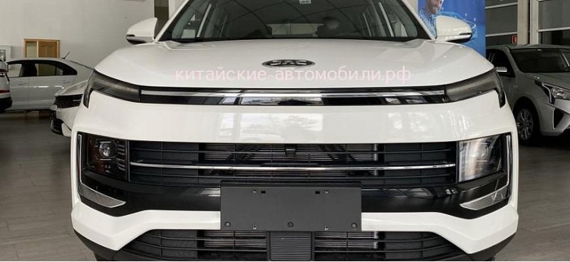 В РФ начались продажи новой автомашины JAC JS4 по…