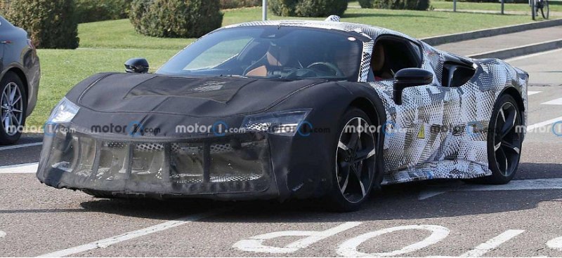 На тестах замечен прототип «заряженного» Ferrari…