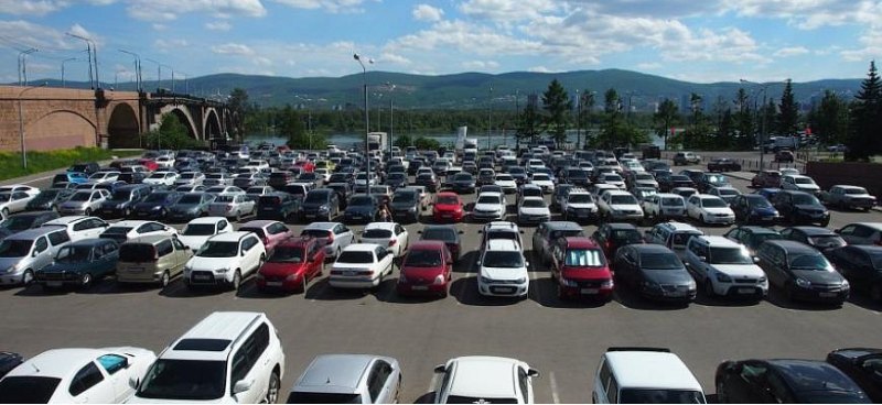 В России средняя стоимость автомашины с пробегом…