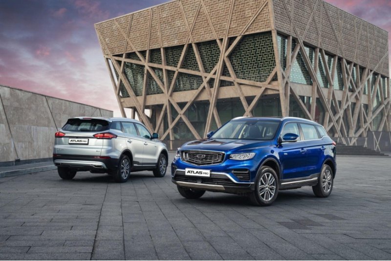 Модель Geely Atlas Pro подорожал с 1 млн 834…