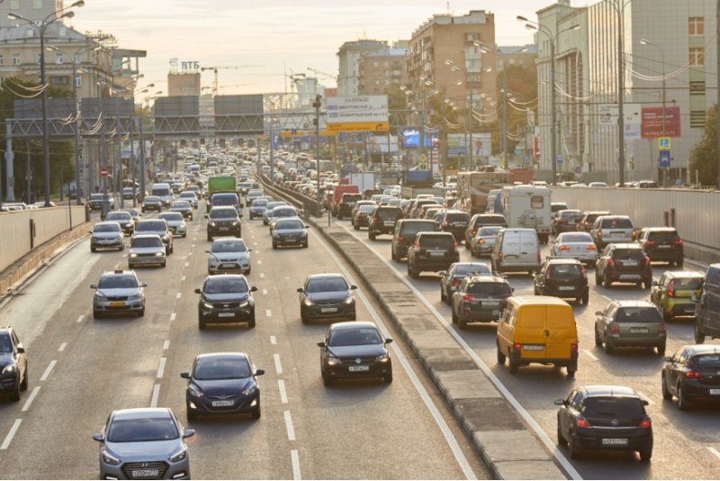 У дилерских компаний быстрее других автомобили…