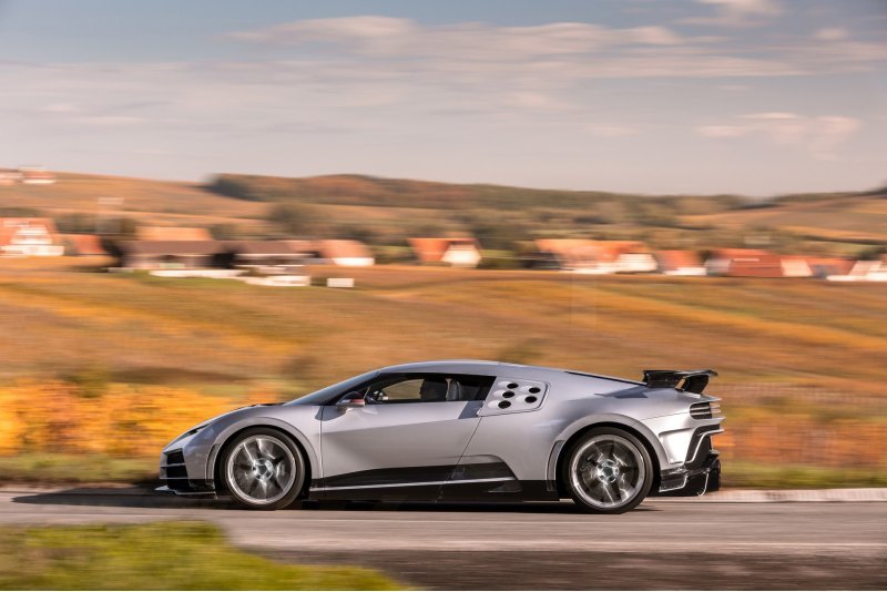 Каждый Bugatti должен пройти исчерпывающий список…