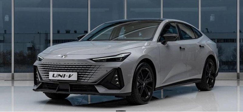 В России начались продажи нового лифтбека Changan…