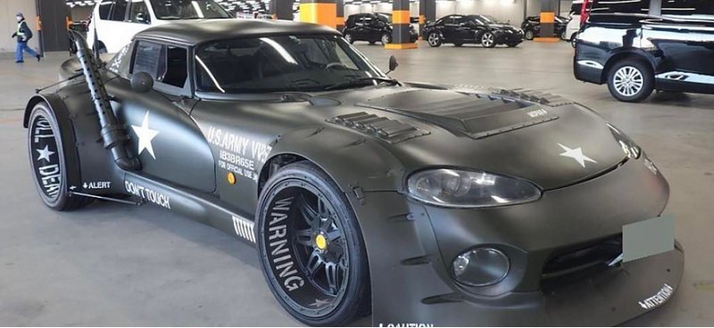 В США спорткар Dodge Viper стилизовали под…
