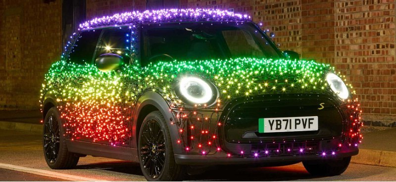 В Сети показали красочный Mini Cooper SE для…