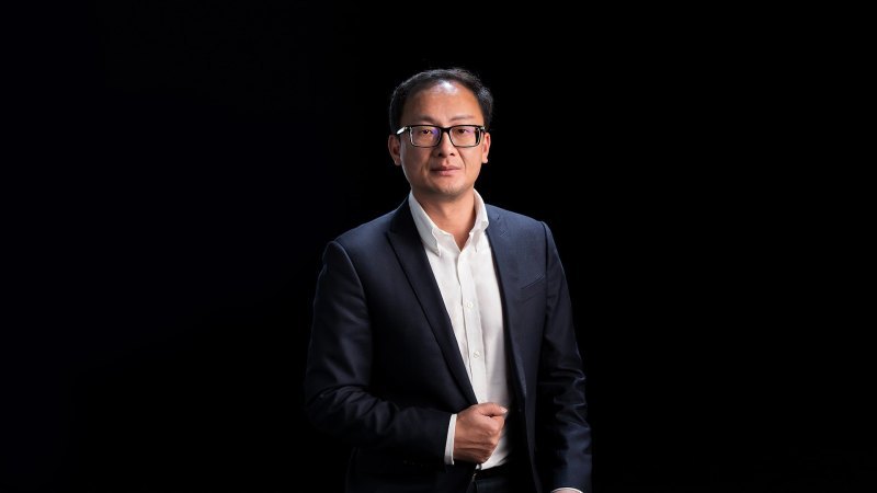 Председатель правления Faraday Future Адам Хе…
