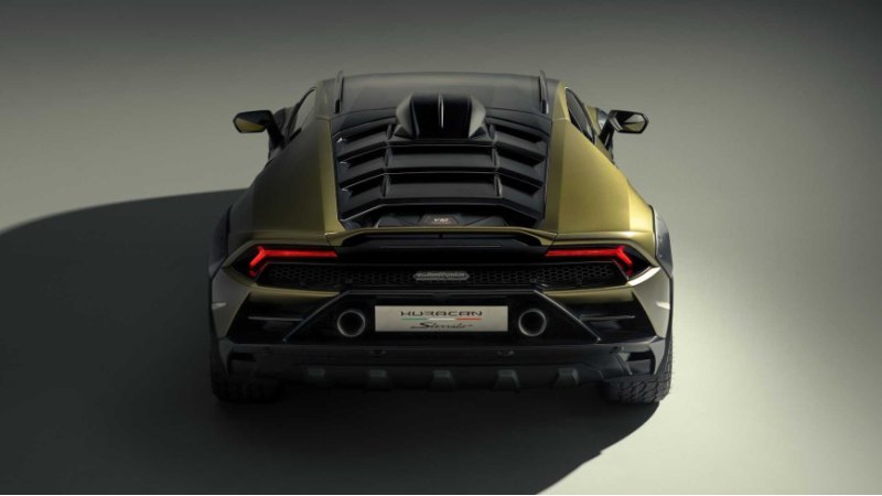 По иронии судьбы первый кроссовер Lamborghini,…