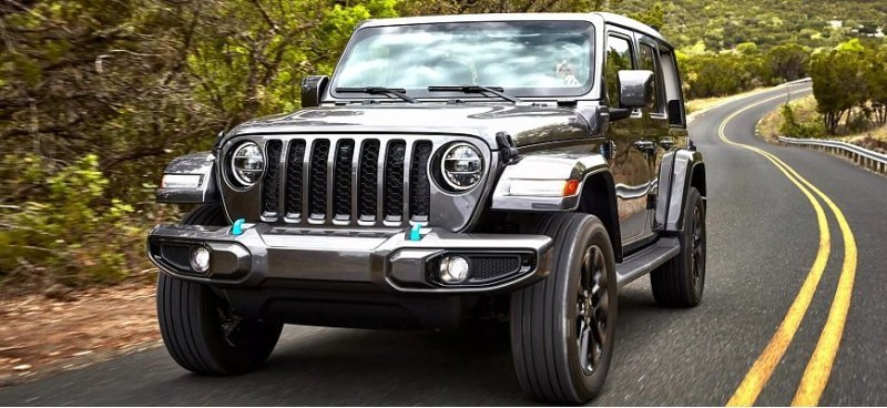 Компания Jeep отзывает 62 909 внедорожников…
