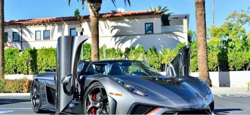 На аукционе продается Koenigsegg Regera 2021 года…