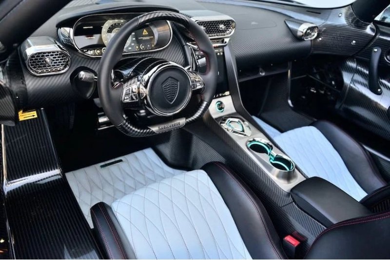 Regera также очень удобна на треке, но мы…