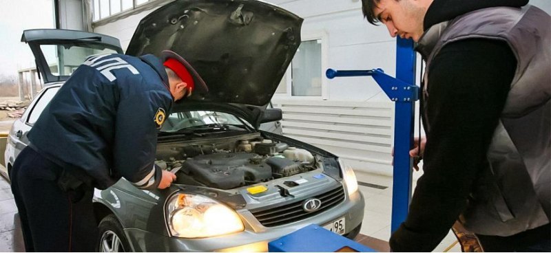 «Ъ»: в РФ техосмотр легковой автомашины…