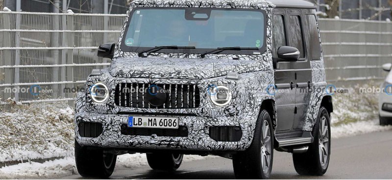 Компания Mercedes-Benz тестирует обновленный…