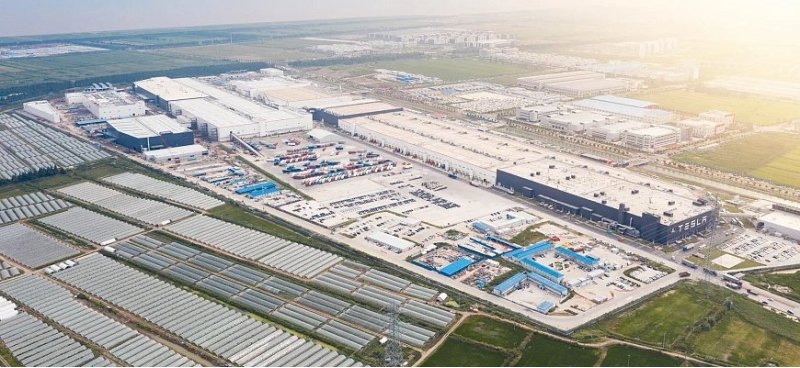 Компания Tesla приостановила производство на…