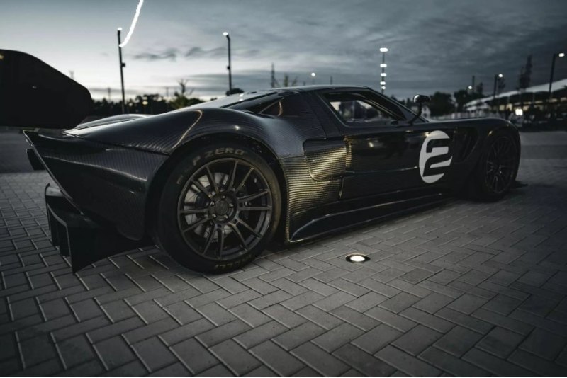 GT1 — это творение, сделанное на заказ, всего…