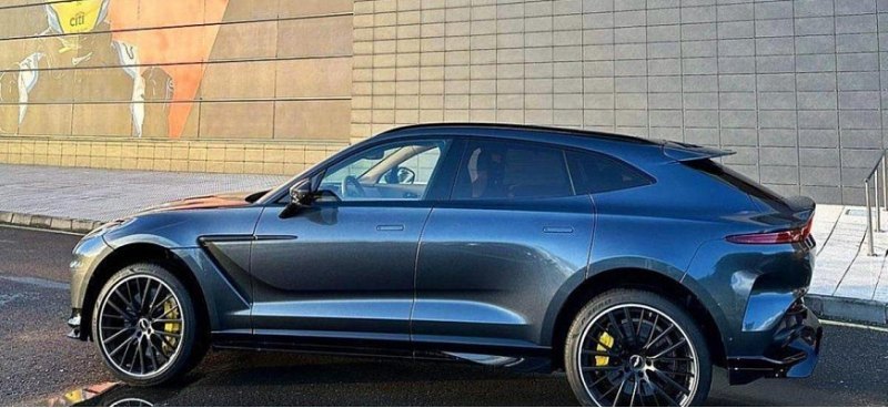 Алонсо получил служебную машину от Aston Martin…