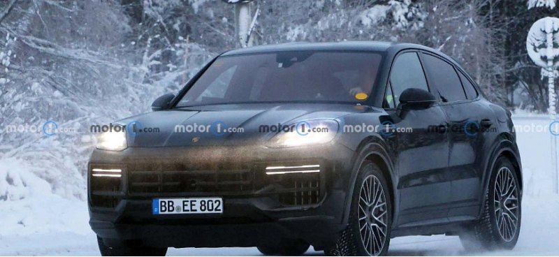 Компания Porsche тестирует прототип обновленного…