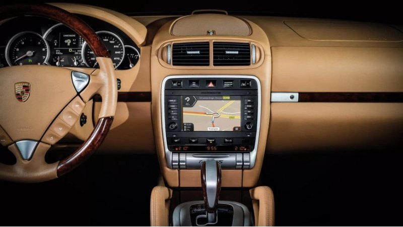 Предусмотрен компьютер на борту, а в 911, Boxster…