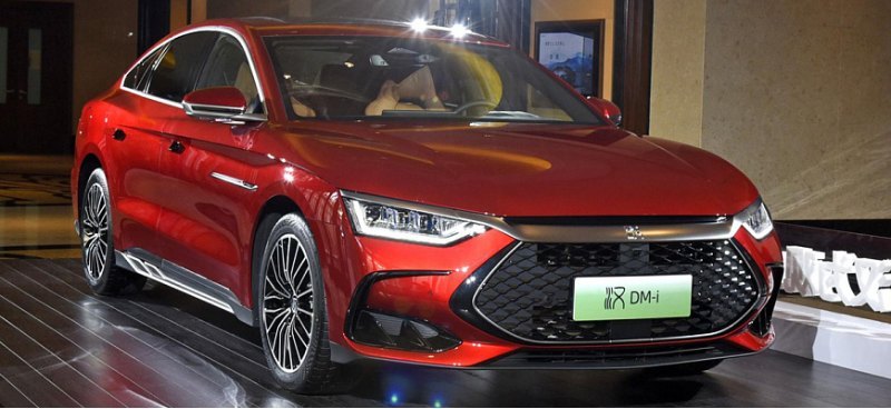В России в продажу поступили гибридные седаны BYD…