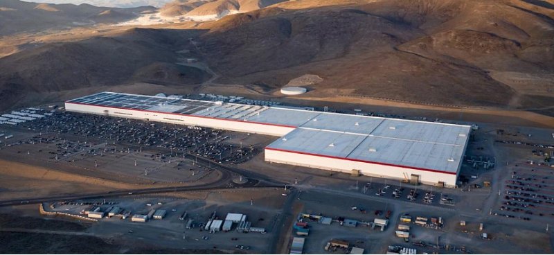 Компания Tesla строит новый завод огромных…