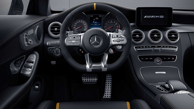 AMG C63 S Final Edition оснащен 19-дюймовыми…