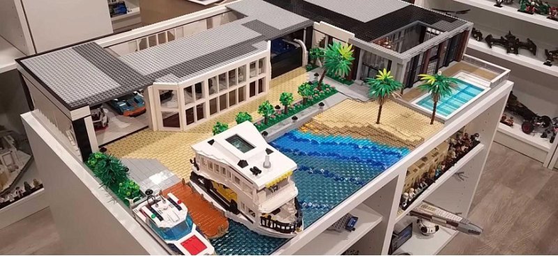 В Сети показали детализированный гараж Lego для…