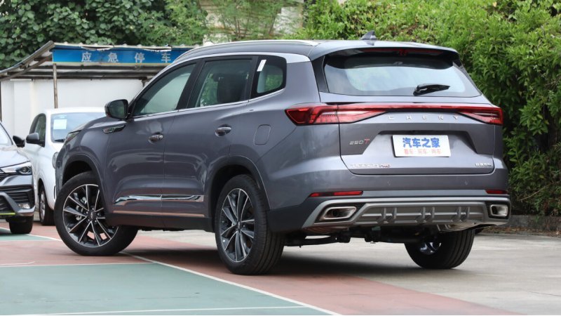 В китайских автосалонах Chery Tiggo 8 Pro стоит…
