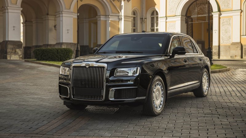 Изначально люксовый российский автомобиль…