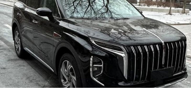 Компания Hongqi готовит два кроссовера, которые…
