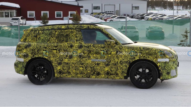 Несмотря на то, что этот MINI явно меньше…
